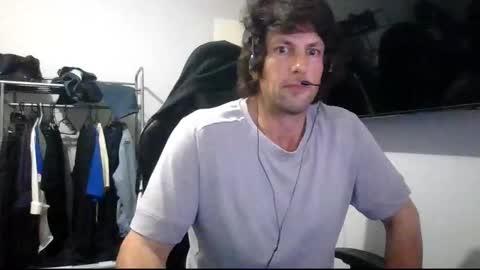 Snapshot of kinkybinerd chatting on December 21, 4:57 pm Horny Bloomy online show from December 21, 4:57 pm
