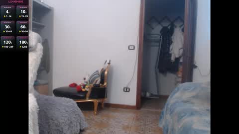 Snapshot of kinkyerikat chatting on October 19, 11:42 pm Anya online show from October 19, 11:42 pm