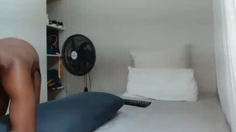 Snapshot of kinkyj_ chatting on September 10, 6:53 pm kinkyj_ online show from September 10, 6:53 pm