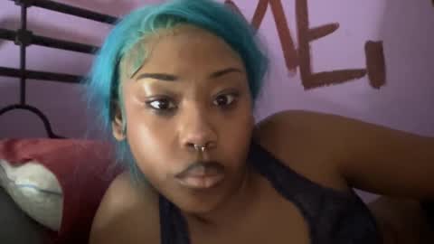 Bunniii online show from December 4, 9:45 am