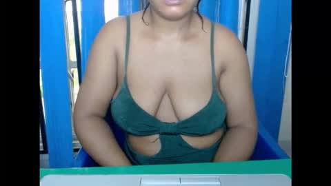 Snapshot of kinkyxxjuice chatting on September 24, 8:10 am kinkyxxjuice online show from September 24, 8:10 am