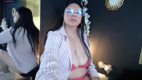 Snapshot of kinkyy_mom chatting on October 7, 4:14 pm kinkyy_mom online show from October 7, 4:14 pm