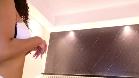  CALL ME KINSLEY  online show from April 14, 4:38 am