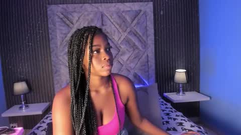 M A R A  online show from December 20, 12:23 pm