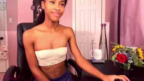 Snapshot of kira21_13 chatting on October 20, 2:44 pm Kira21 13 online show from October 20, 2:44 pm