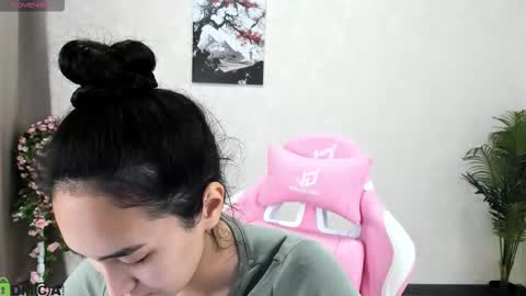 Aura online show from October 28, 6:58 am