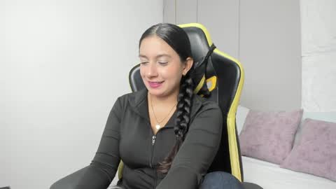 K I R A online show from April 27, 12:36 pm