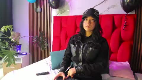 Kira online show from July 4, 4:10 pm