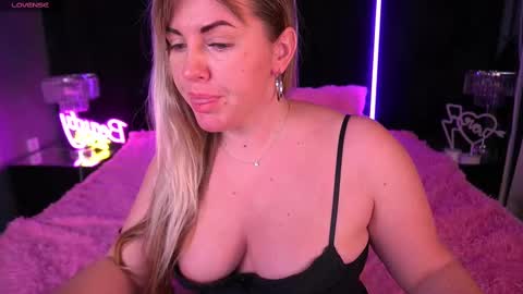 Kira online show from March 2, 4:17 am