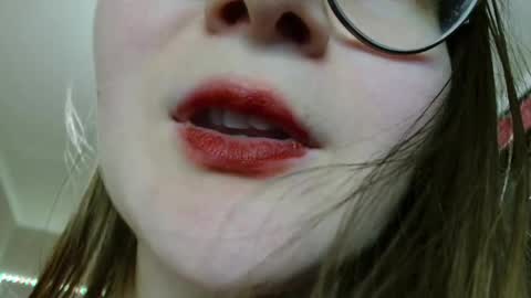 Snapshot of kiragoldens chatting on October 15, 8:48 am KiraGoldens online show from October 15, 8:48 am