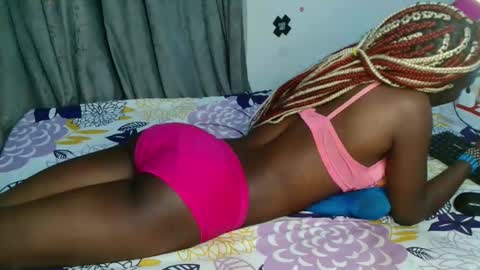 Snapshot of kirah_hot chatting on October 9, 9:37 am kirah_hot online show from October 9, 9:37 am