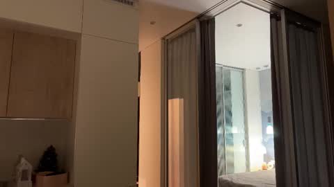 Kira online show from February 19, 6:40 pm