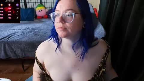 KiraSpitQueen online show from December 20, 6:40 am