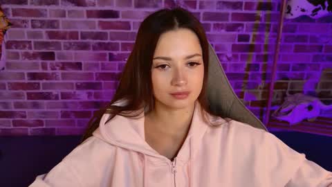 kiravair online show from November 19, 1:32 pm