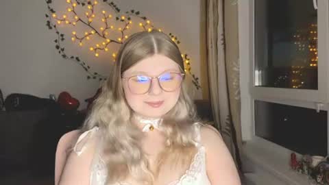 KiraYume online show from June 25, 9:31 pm