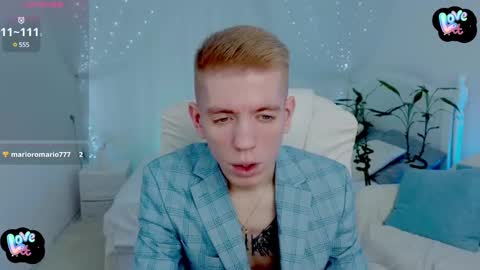 Snapshot of kireev_ chatting on February 14, 6:34 am online show from February 14, 6:34 am