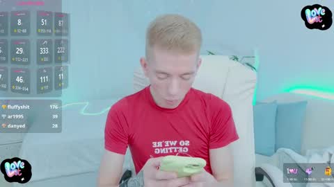 Snapshot of kireev_ chatting on February 12, 9:52 am online show from February 12, 9:52 am