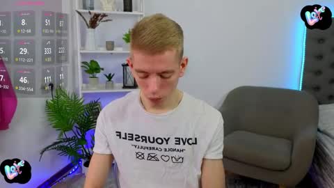 Snapshot of kireev_ chatting on February 15, 7:06 am online show from February 15, 7:06 am