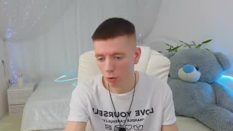 Snapshot of kireev_ chatting on March 7, 7:08 am online show from March 7, 7:08 am