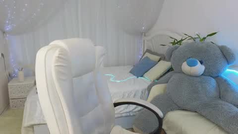 Snapshot of kireev_ chatting on March 7, 10:13 am online show from March 7, 10:13 am