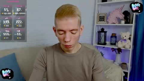 Snapshot of kireev_ chatting on January 18, 7:17 am online show from January 18, 7:17 am