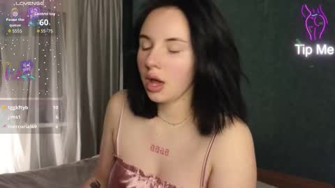 Kira online show from March 18, 9:31 pm