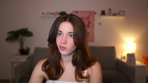 Sisi online show from May 7, 1:29 pm