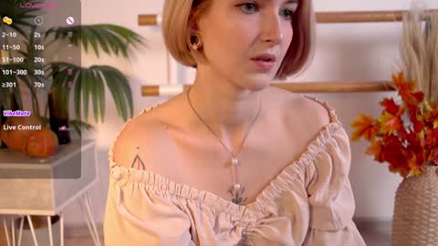 Kate  online show from December 1, 4:32 pm