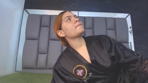 BELLA FLAME online show from January 17, 7:01 pm