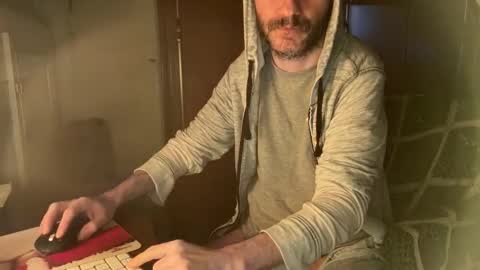 kissofbanned1983 online show from March 13, 5:05 pm