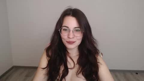 Snapshot of kisulya_meow246 chatting on October 8, 2:23 pm Vikki Rose online show from October 8, 2:23 pm