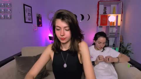 kitniss online show from February 24, 9:18 pm