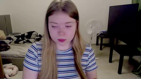 Jennyblonde and Emmabrunette online show from December 20, 12:23 pm