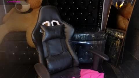 kitty_fox_b online show from January 7, 5:29 pm