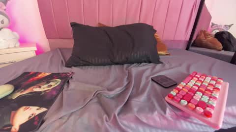 Snapshot of kitty_kryss chatting on October 11, 7:17 pm kitty_kryss online show from October 11, 7:17 pm