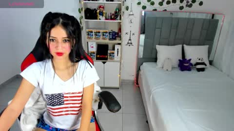Snapshot of kitty_scoot chatting on October 5, 2:31 am kitty_scoot online show from October 5, 2:31 am