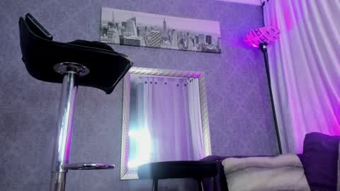 Snapshot of kitty_wichis chatting on March 5, 4:34 am Kendall Saray online show from March 5, 4:34 am