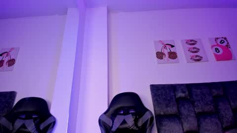 kitty online show from April 10, 6:45 pm