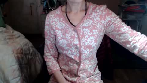 Snapshot of kiuminberry chatting on October 9, 11:59 am KiuminBerry online show from October 9, 11:59 am