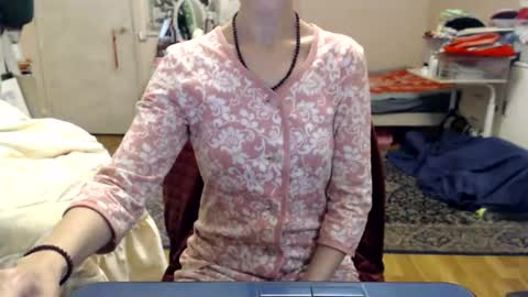 Snapshot of kiuminberry chatting on October 16, 9:20 am KiuminBerry online show from October 16, 9:20 am