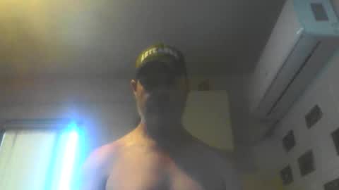 kiwiguy19773 online show from January 12, 12:39 am