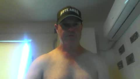 kiwiguy19773 online show from December 8, 11:51 pm