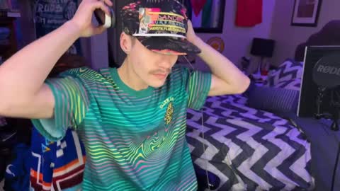 Kyle online show from December 31, 5:51 pm