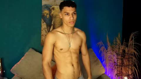 Snapshot of klaton__ chatting on October 10, 12:16 am klaton__ online show from October 10, 12:16 am