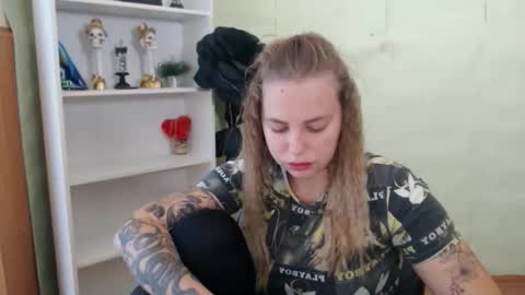 Snapshot of klerkarina chatting on September 26, 7:05 am klerkarina online show from September 26, 7:05 am