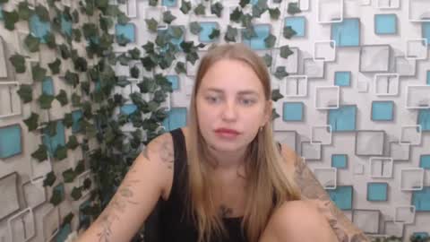 Snapshot of klerkarina chatting on September 24, 5:36 am klerkarina online show from September 24, 5:36 am
