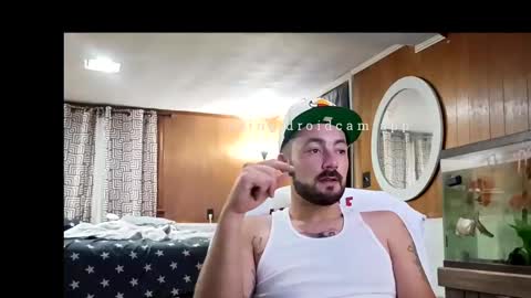 Snapshot of klou502 chatting on October 2, 10:47 am LOUiViLAN online show from October 2, 10:47 am