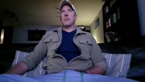 Knight3975 online show from April 6, 5:19 am