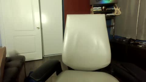 Snapshot of knighthawk_22 chatting on February 2, 4:32 pm R online show from February 2, 4:32 pm