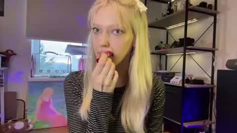 Ariela online show from July 7, 6:45 pm